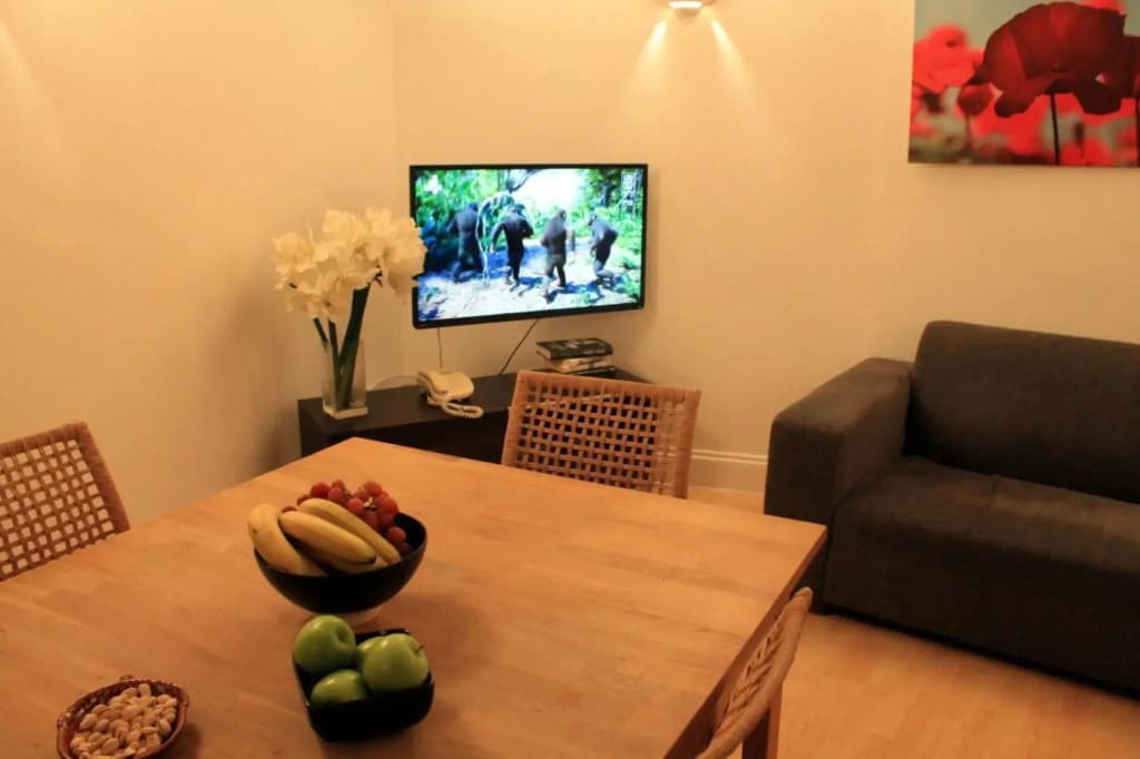 Acorn of London - Crawford House Apartments - photo 11