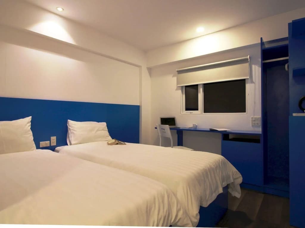 Emis Hotel - photo 2