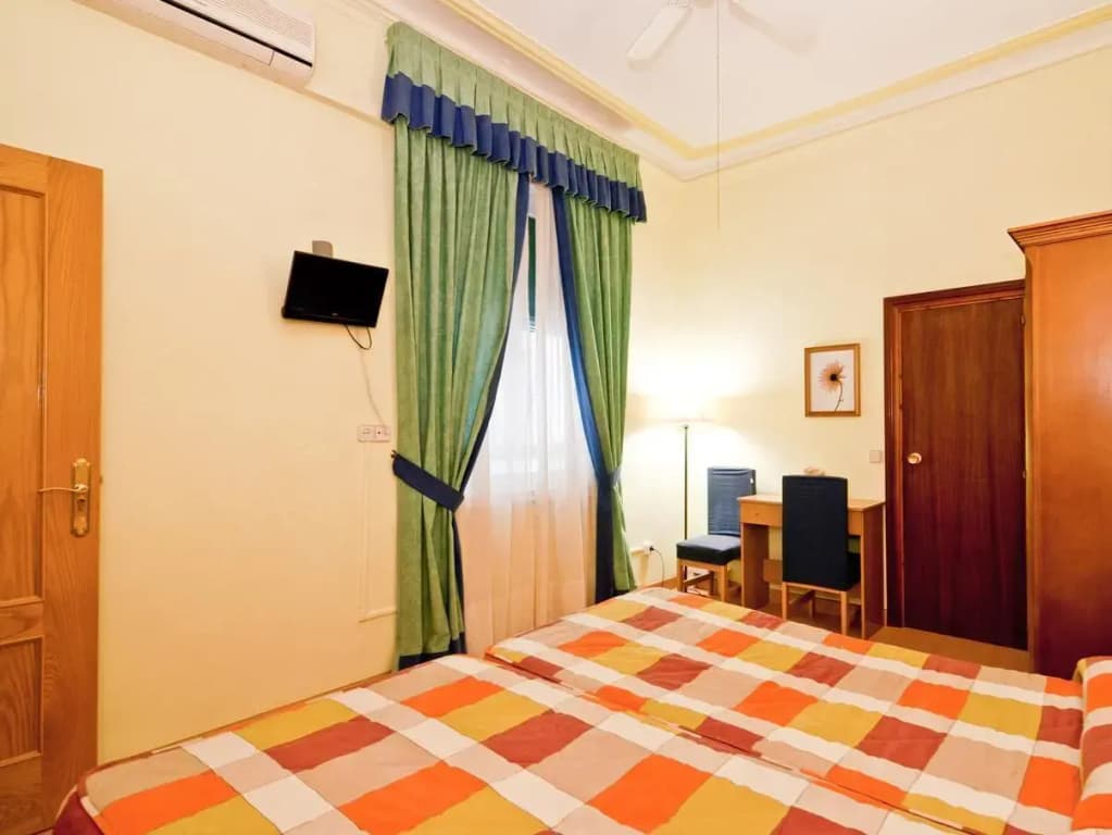 Hostal Oporto - photo 14