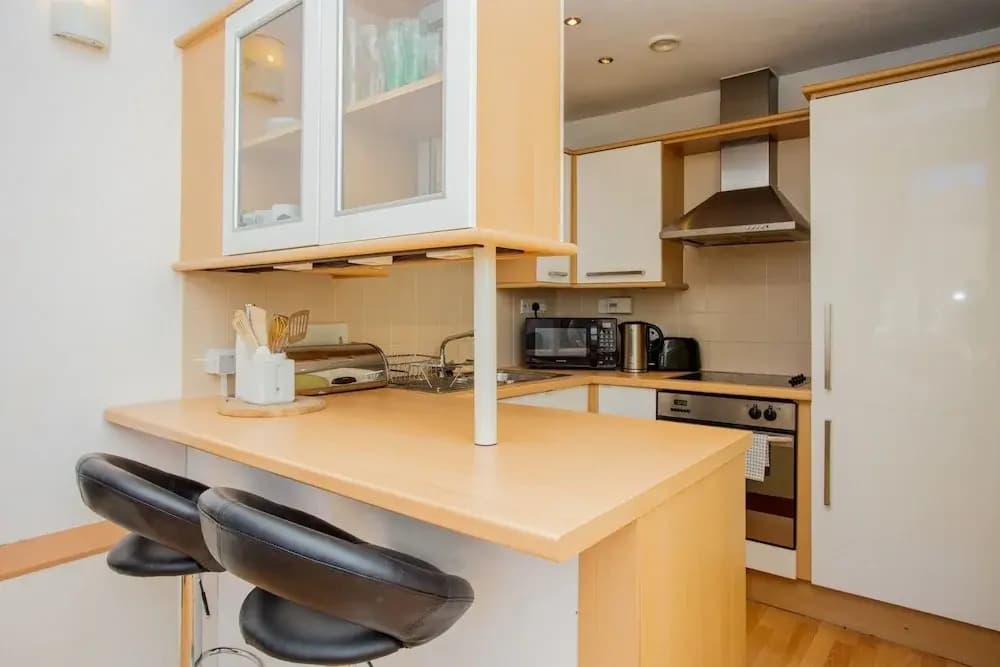 Two Bedroom Flat in Edinburgh - photo 14
