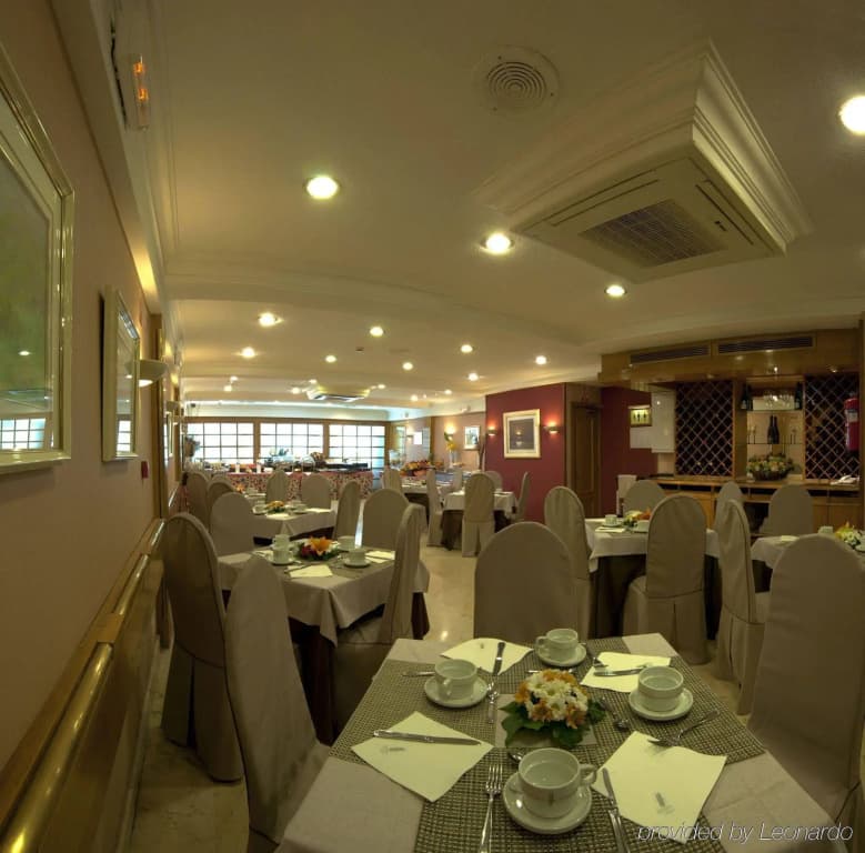 Gran Versalles Hotel - photo 8