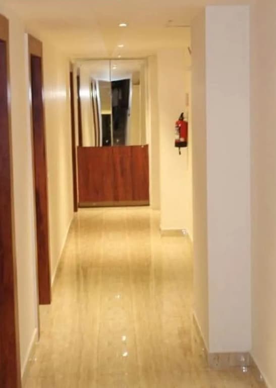 Red Crown Hotel - photo 10