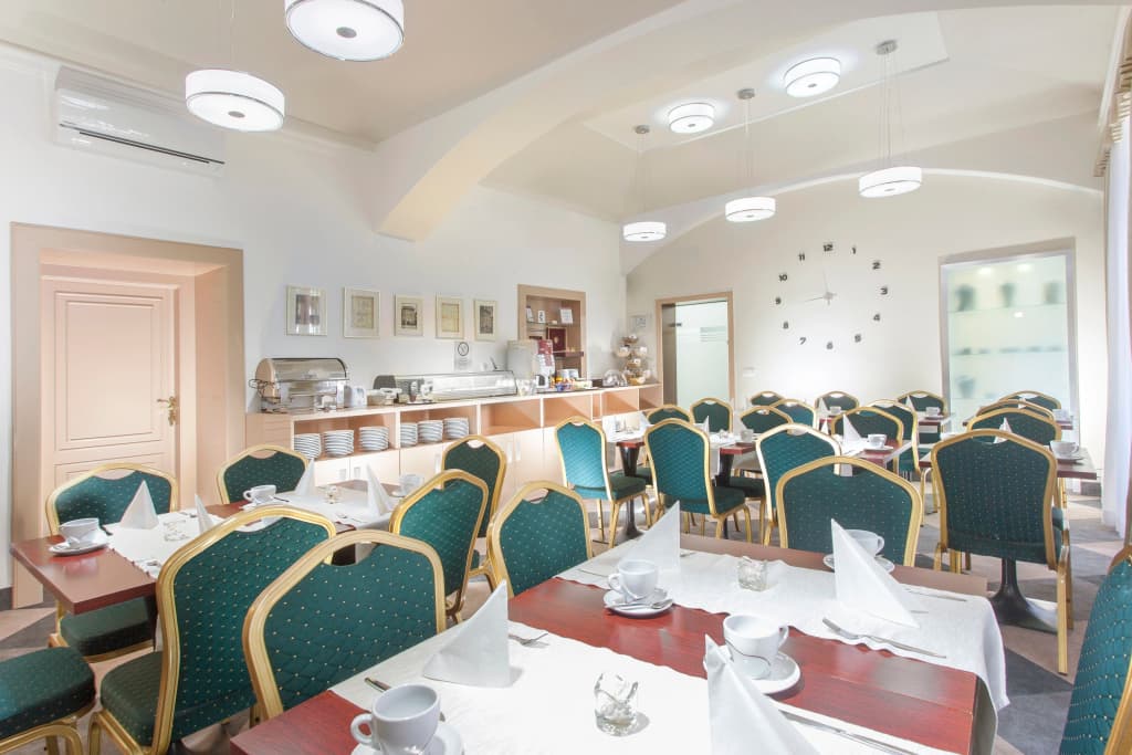 Hotel Lunik - photo 16
