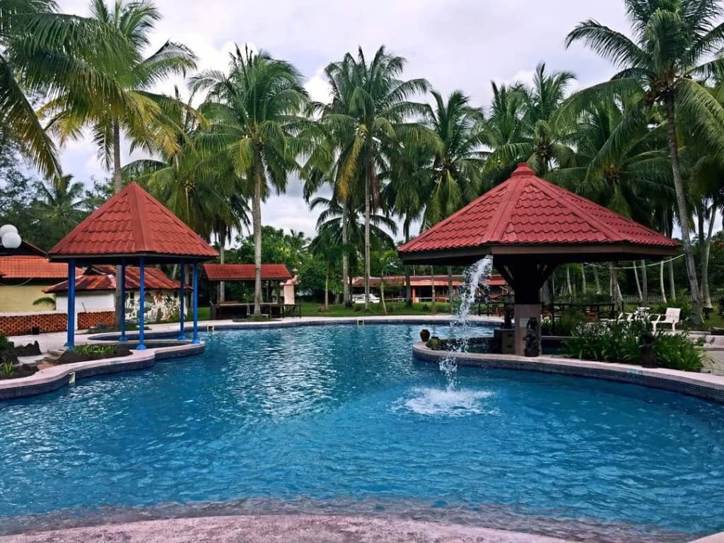 Western Beach Resort - photo 1