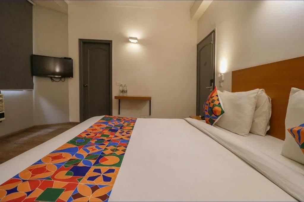 Fabhotel Lord Inn - photo 4