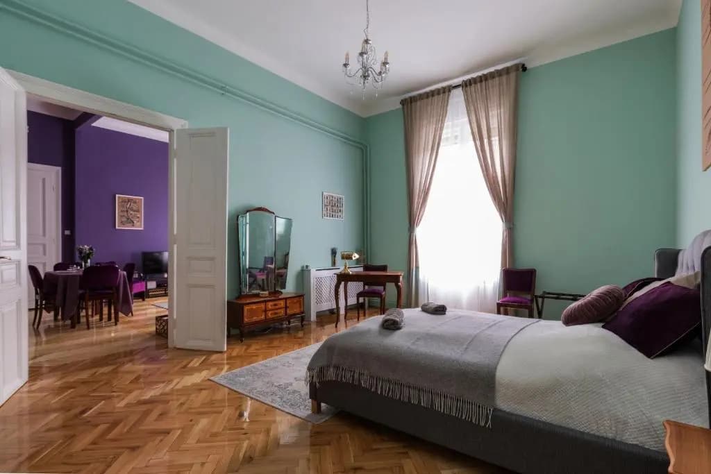 Eclectic Luxury & Spacious 2BR AC Apt in Center - photo 3