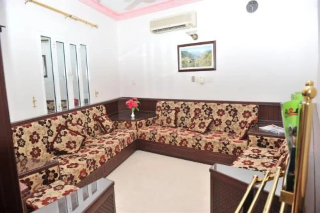 Super OYO 152 Manam 1 Hotel Apartment - photo 11