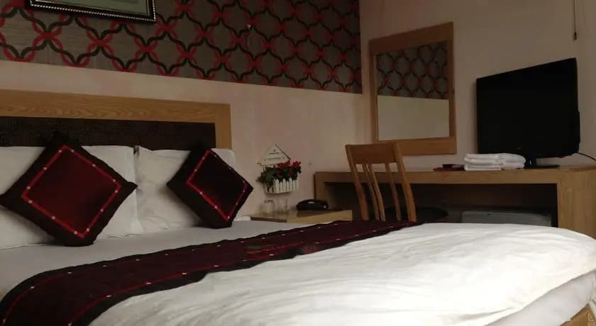 Red Hotel - Thuy Khue - photo 9