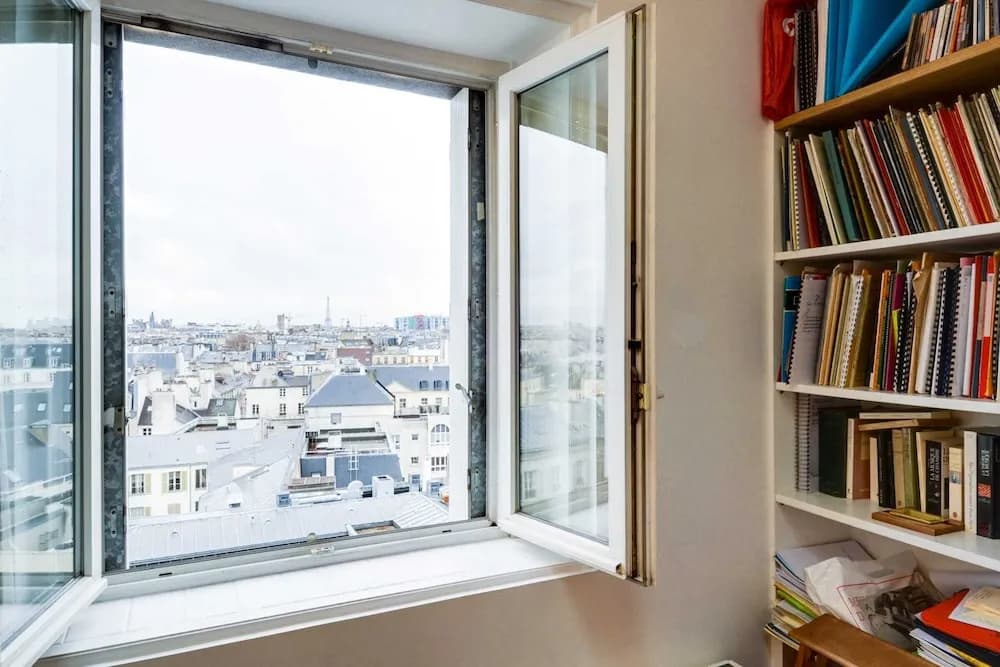 Book-lovers Abode in the 4th Arrondissement - photo 6