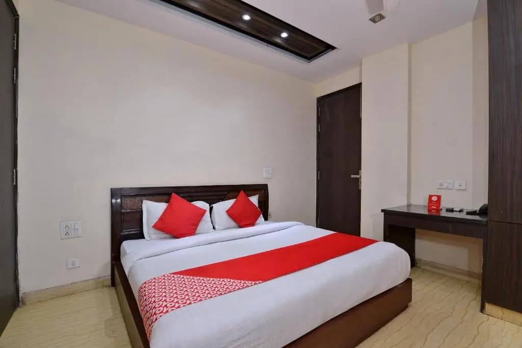 Hotel Lotus B&B By OYO Rooms - photo 17