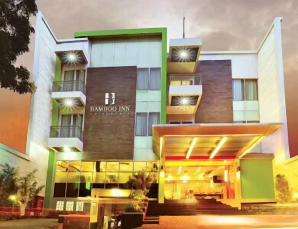 Bamboo Inn Hotel & Cafe - photo 1