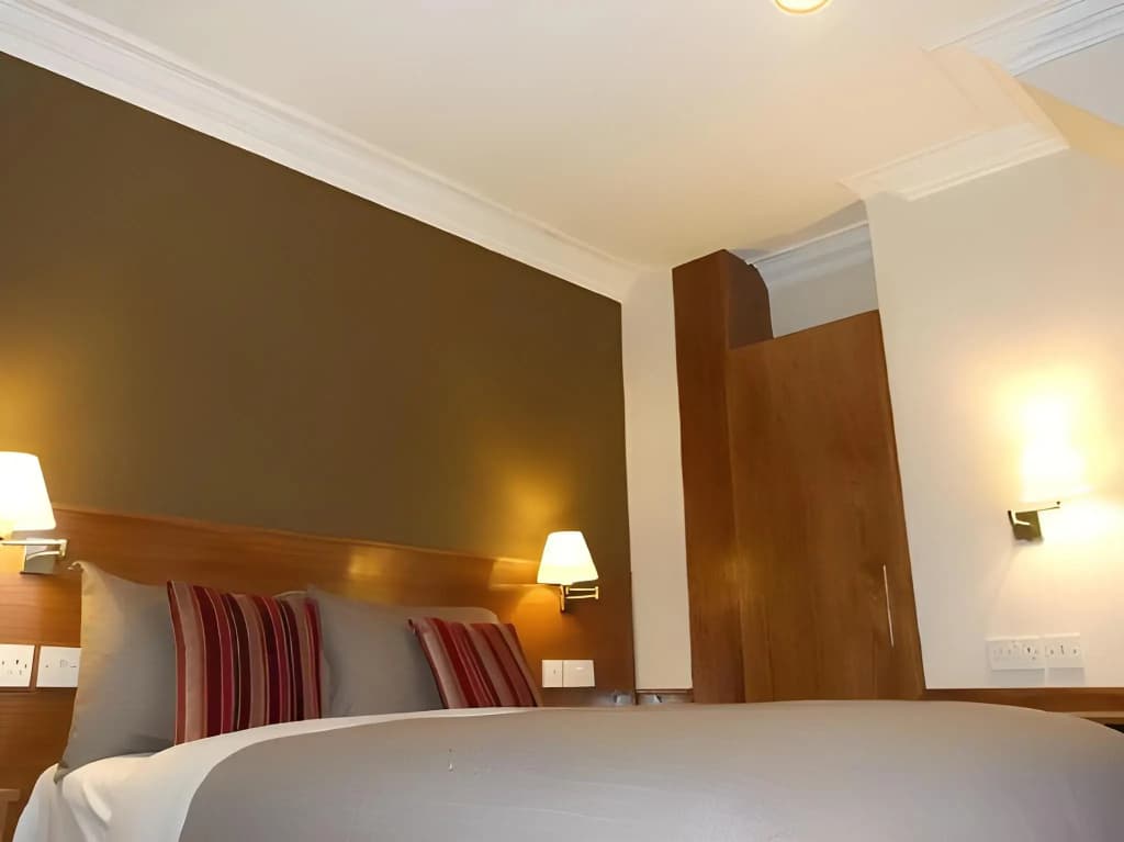 Leith House - photo 22