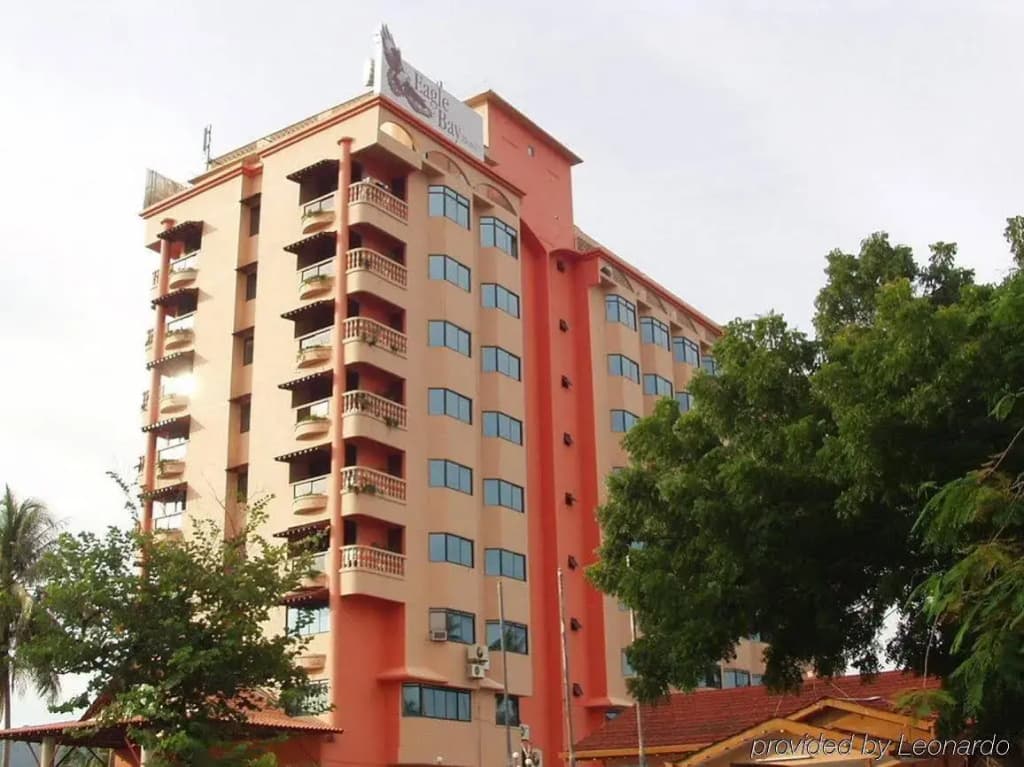 Eagle Bay Hotel - photo 1