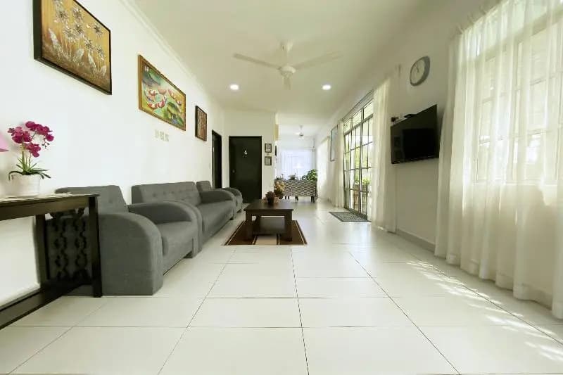 OYO 90230 Dh Residence - photo 11