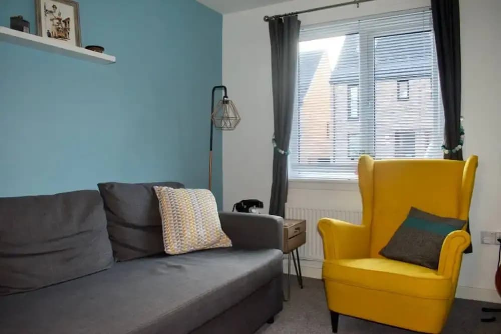 Modern And Bright Family Home - photo 5