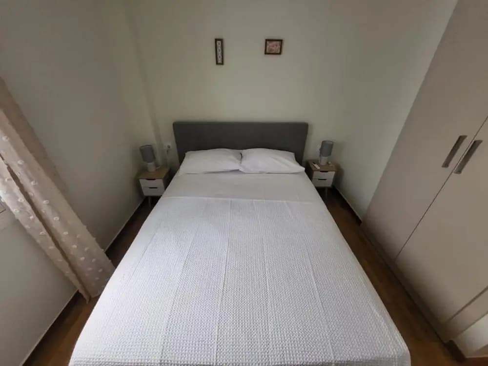 2 bd Renovated Flat at Acropolis - photo 2
