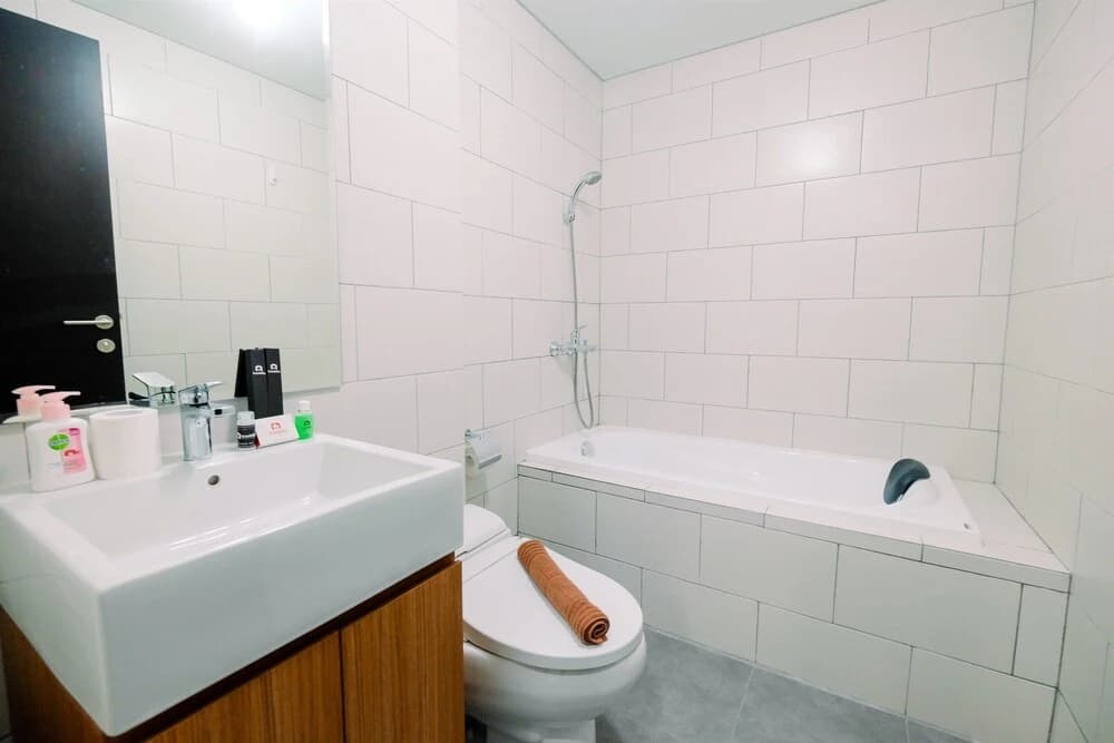 Simply 2BR Lexington Apartment - photo 8