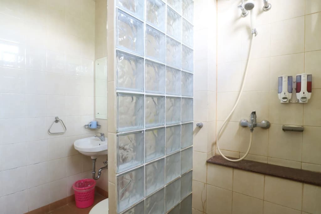 Hotel 678 Kemang - photo 9
