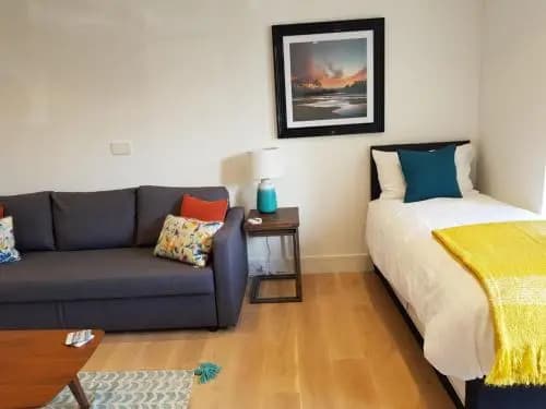 Stunning Ealing Apartment - photo 42