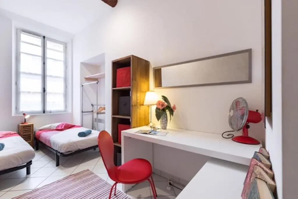 Ste Reparate F4 Moderne, Design, Place Rossetti, Heart Old Town - photo 3