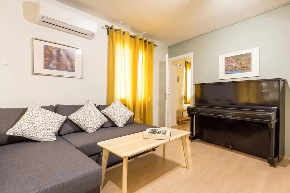 Downtown urban flat for 4 people in Plaka - photo 4