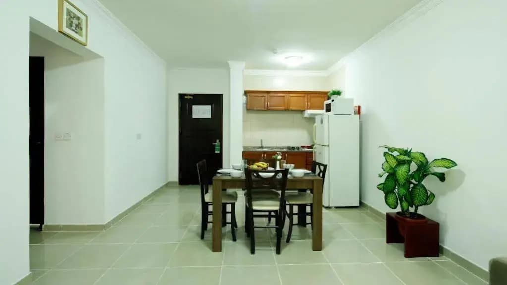 La Villa Inn Hotel Apartments - photo 11