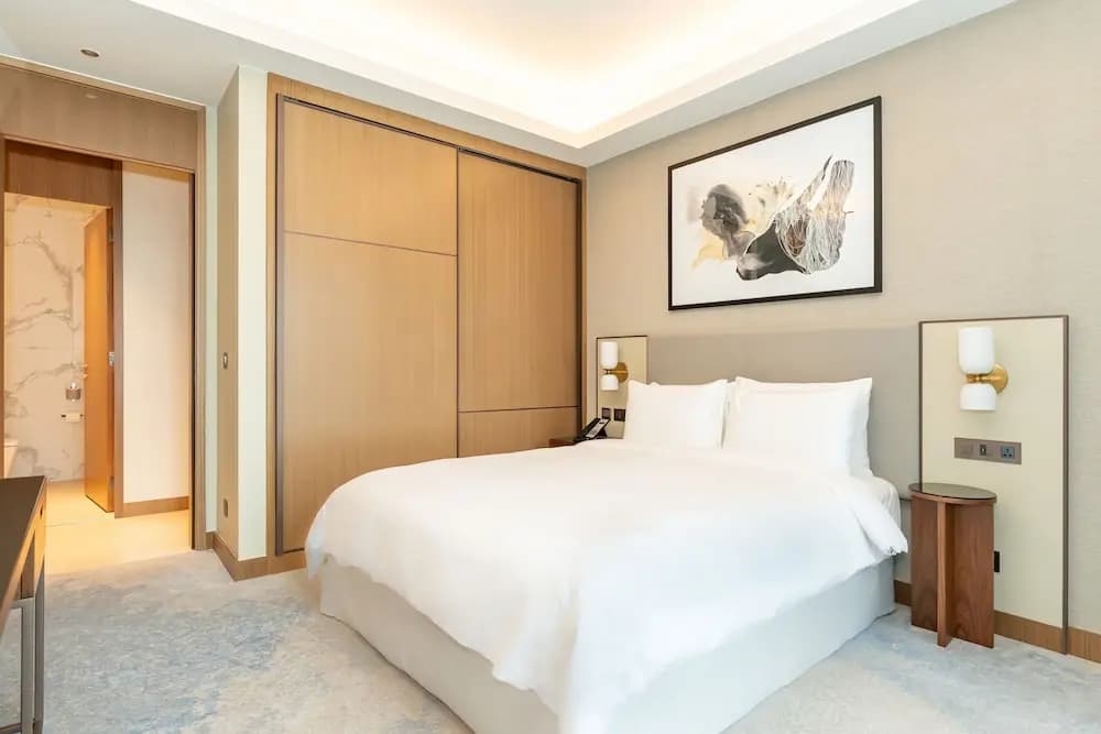Luxury StayCation - Modern Comfort: 3-BR at The Address Opera - photo 15