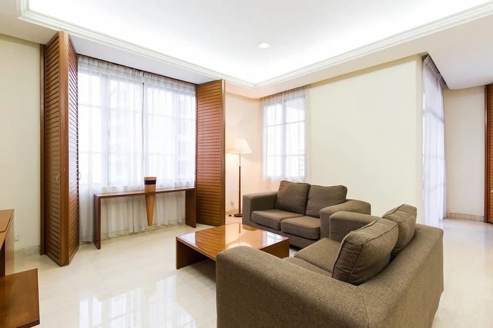 Classic Executive 2 And 1Br Apartment - photo 3