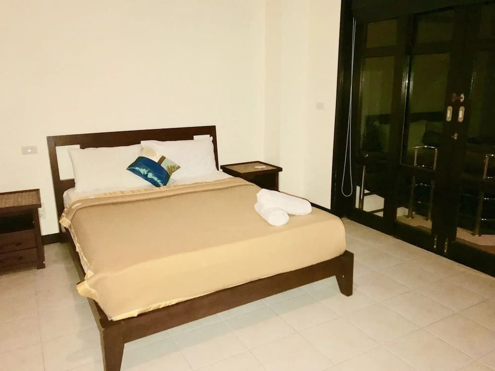 3 Bedroom Villa Beach Front Resort TG21 - photo 2