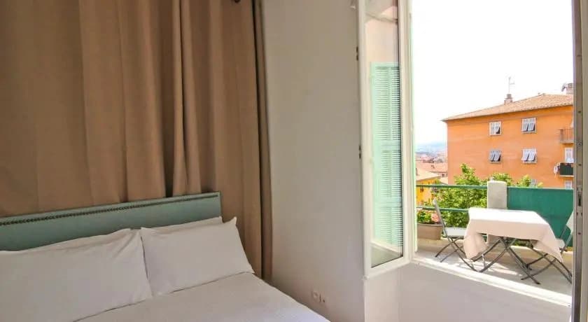 Rare! Terrace with Sea View Apartment, Vieux Nice - photo 5