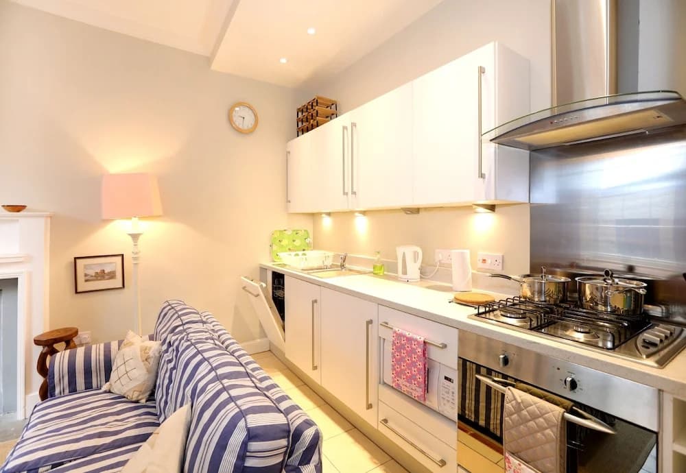 Fantastic Edinburgh Apartment - photo 14