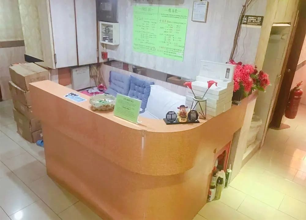 Royal Capital Hotel - photo 2