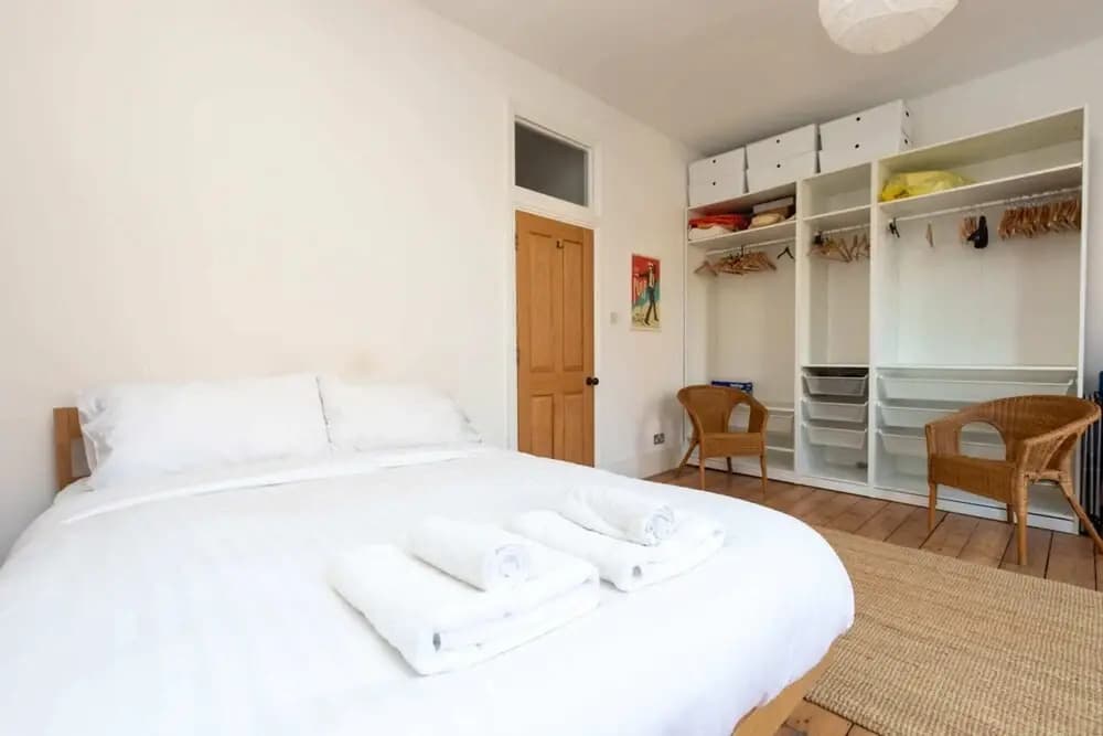 Spacious 2BD Flat By Regents Park & Camden Town! - photo 13
