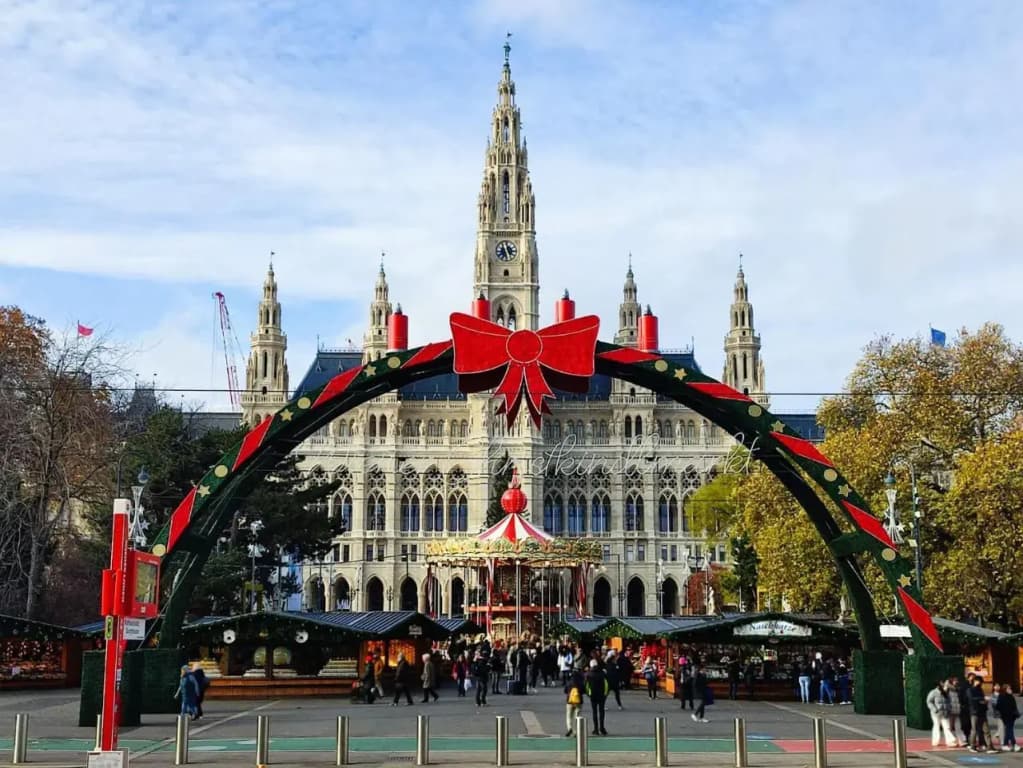 3 STOPS from the City Center! - photo 8