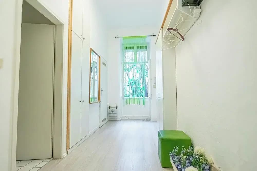 Budget 1BR Near Belvedere Palace - photo 9