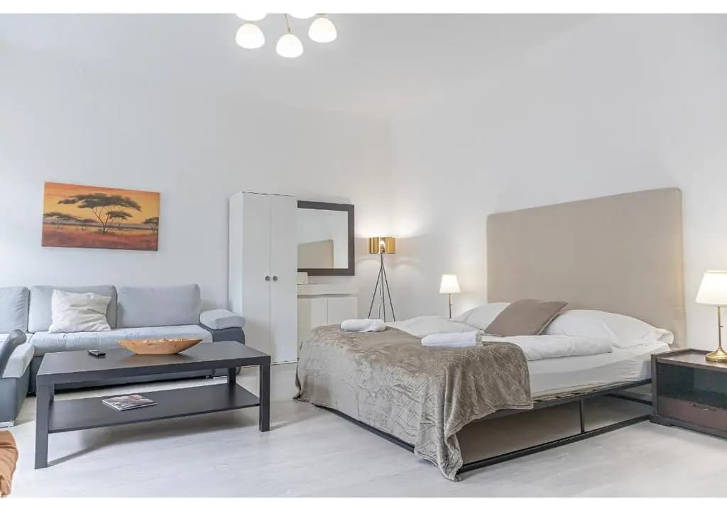 2 Pleasant Flats - Perfect for Long Stays - main photo