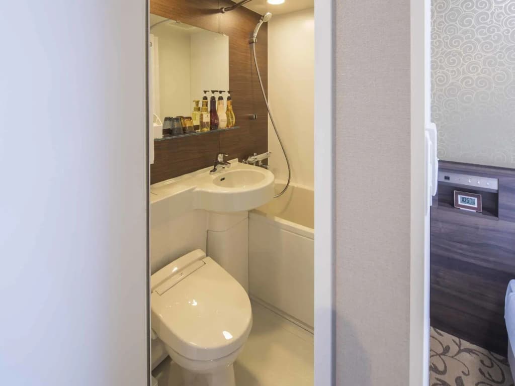 Hotel Wbf Shinsaibashi - photo 8