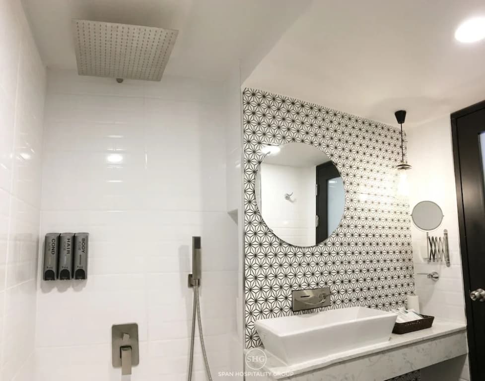 Stay in Style The Heart of Nimman R306AB - photo 8