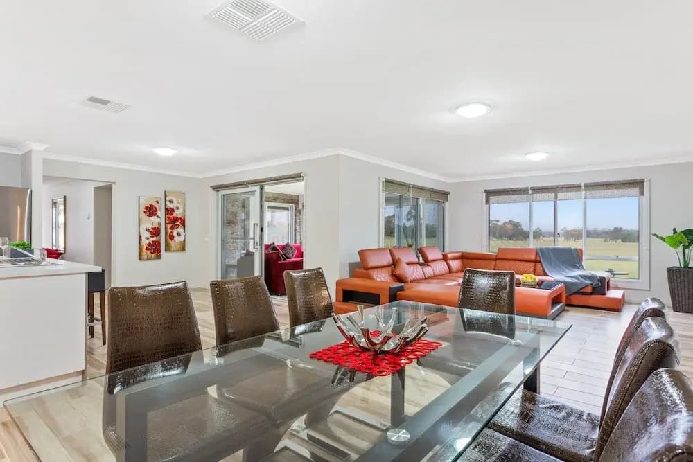 Bulla Hill Villas- Melbourne Airport - photo 2