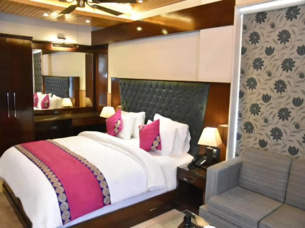 Hotel Wood Castle Grand - photo 2