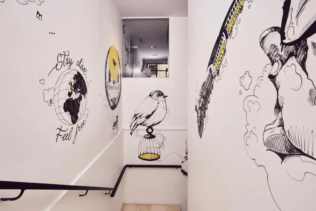 Free Hostels Barcelona - photo 16