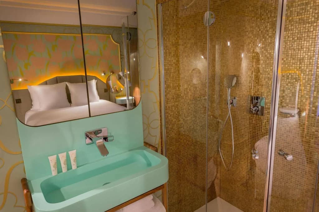 Idol Hotel - photo 9