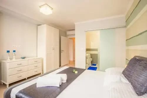 Royal Danube Apartments - photo 5