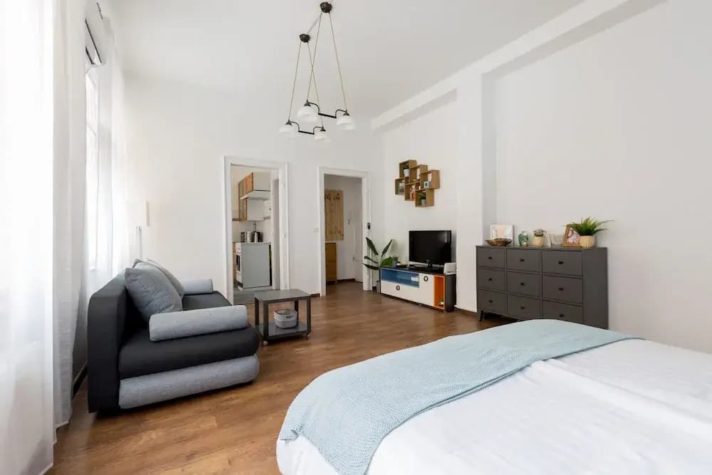 Metro Central Apartment - photo 6