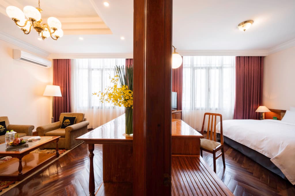Hotel Majestic Saigon - photo 30