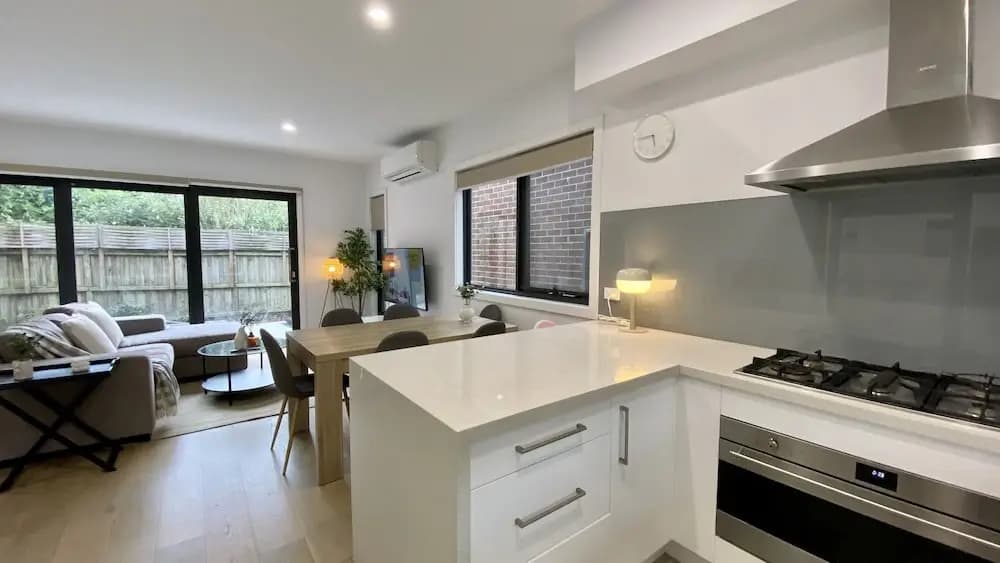 StayAU Modern 4BR Townhouse Bayswater - photo 16