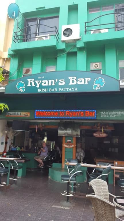 Ryan's Bar - photo 4