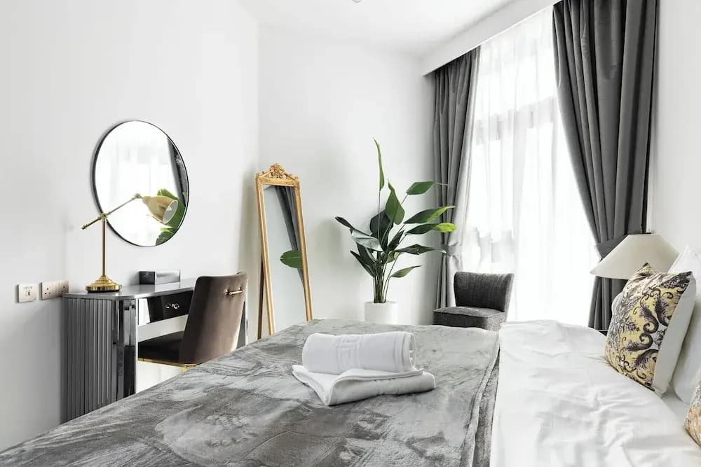 SIMPLY COMFORT Missoni Top Floor with Sea, Canal and Burj Khalifa Views - photo 5