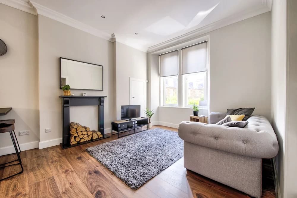 Stylish Modern Apartment Parking - photo 2