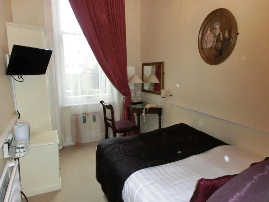 Rushmore Hotel - photo 21